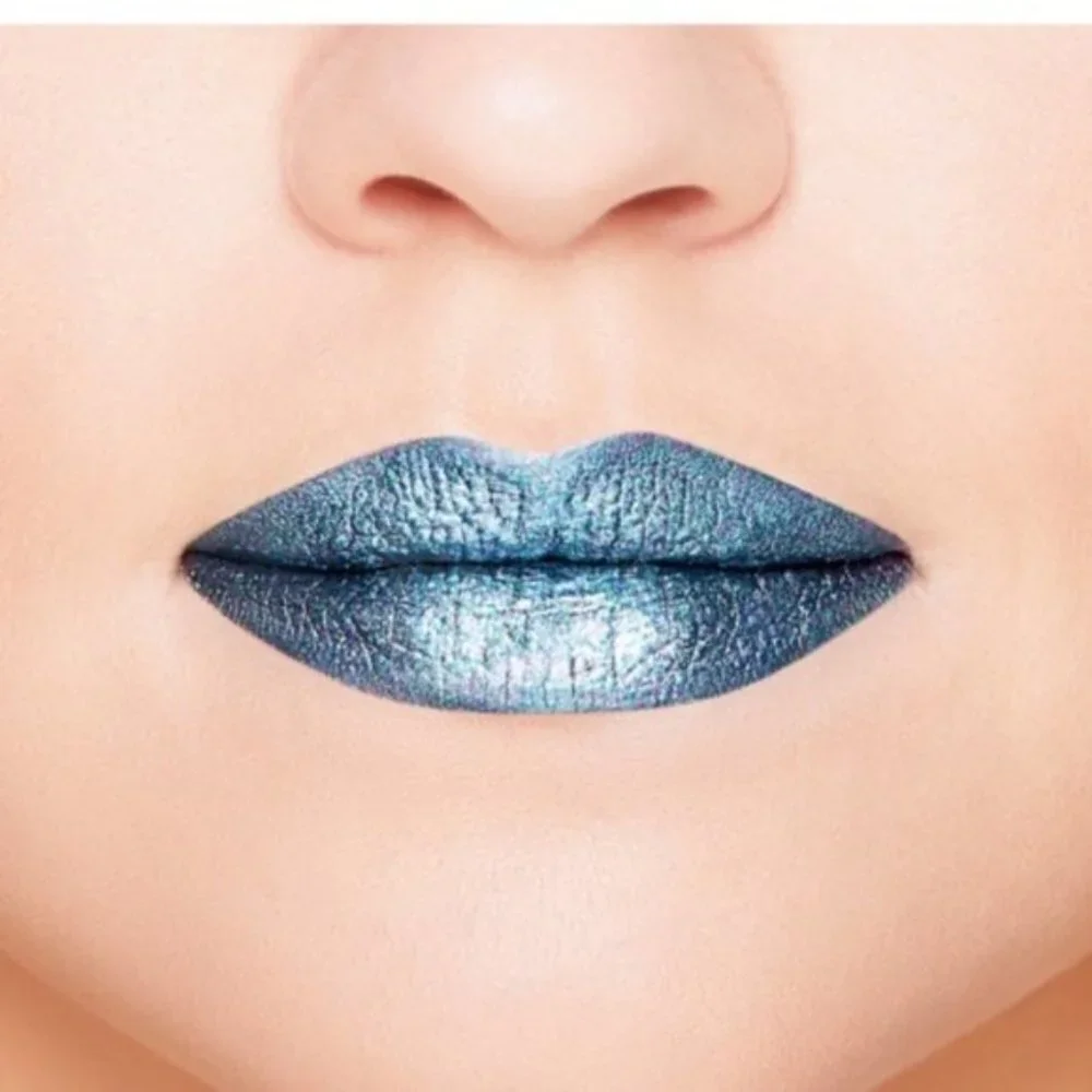 Too Faced Throwback METALLIC SPARKLE Lipstick - bionic - Picture 5 of 8